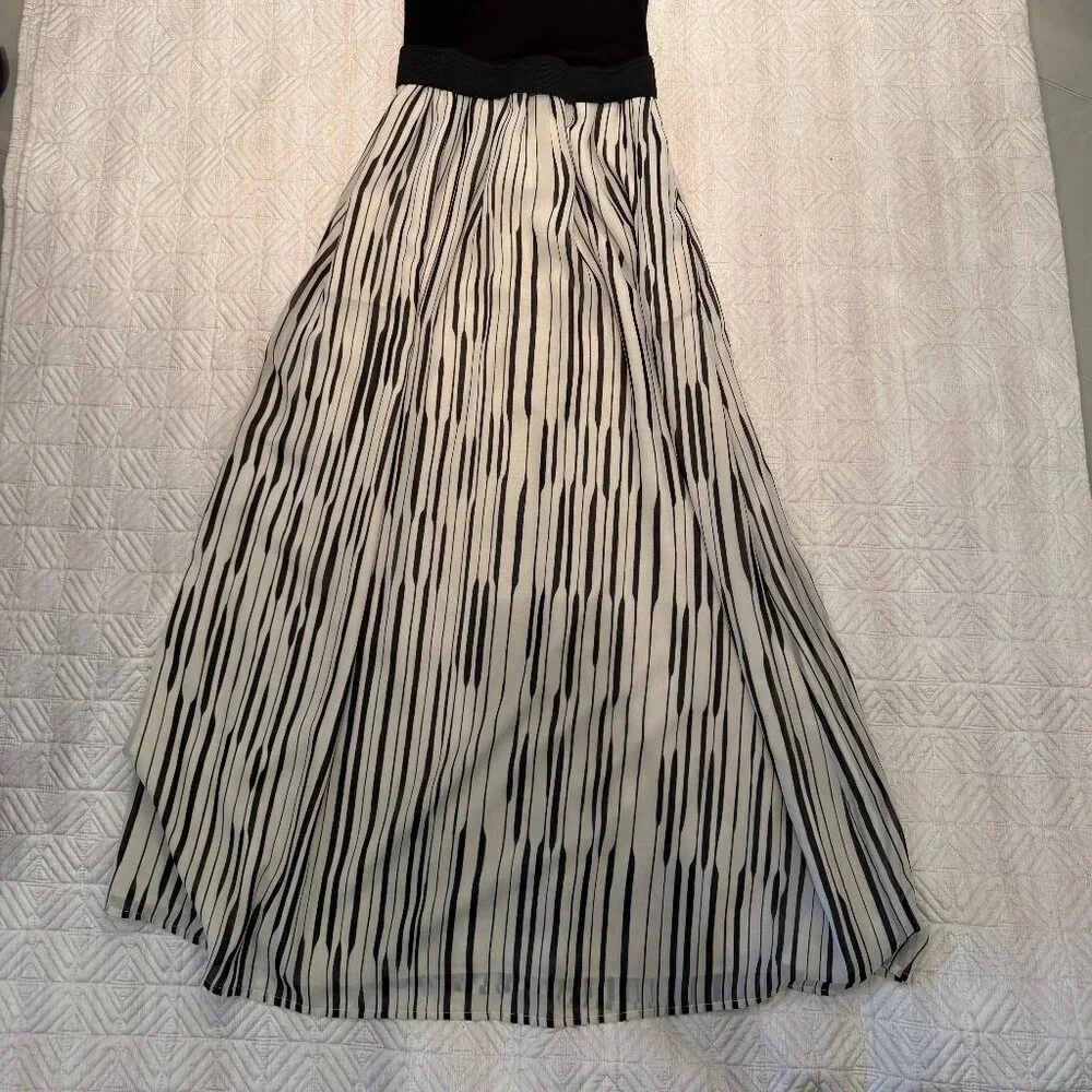 Black and White Sleeveless Maxi Dress, Armani Exchange, US 0 - Picture 5 of 7